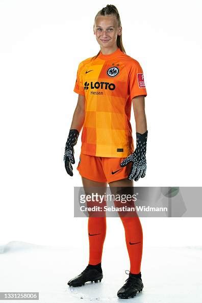 Hannah Johann Of Eintracht Frankfurt Women S Poses During The Team News Photo Getty Images