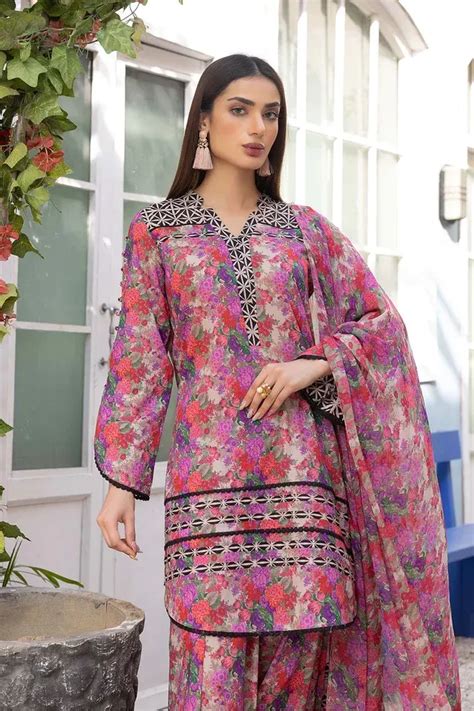 Latest Same Printed Shalwar Kameez Suit Designs Fashion Girl