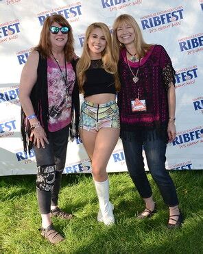 Skirts 192 195 Porn Pic