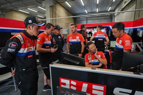 EN IMAGES Endurance moto le SERT bagarre à lavant sur les 24 Heures