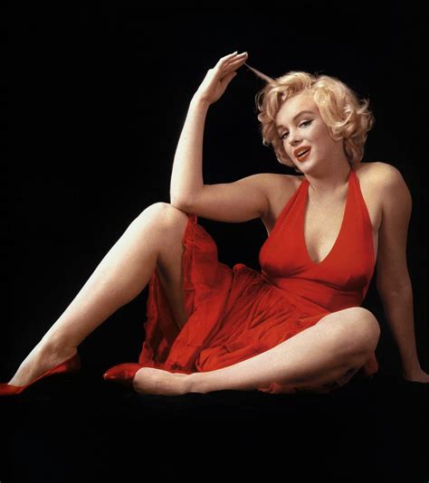 Marilyn Monroe In A Really Un Ladylike Pose Pinup Pin Up Girls