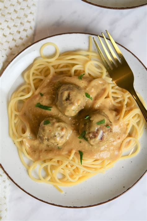 Pasta with Meatballs and Cream Sauce | Klysa