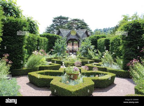 Hampton Court Castle Stock Photo - Alamy