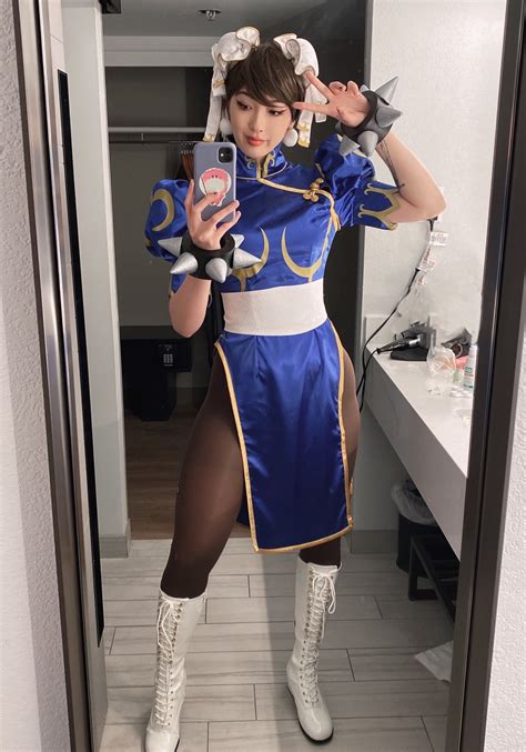 Caytie Cosplay On Twitter Walking Around Holmat In Chun Li Https