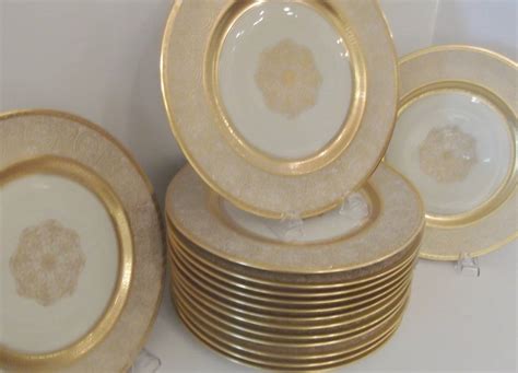 Elegant Formal Set Of 15 Gold Encrusted Dinner Service Plates At 1stdibs