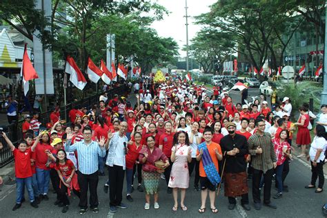 Parade Nusantara Lippo Village Sambut HUT Kemerdekaan RI Ke 74