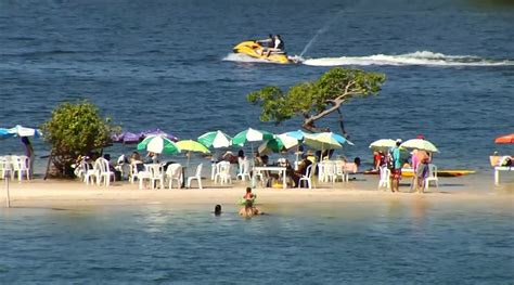 Belas praias atraem turistas para o verão em Santarém no PA Santarém