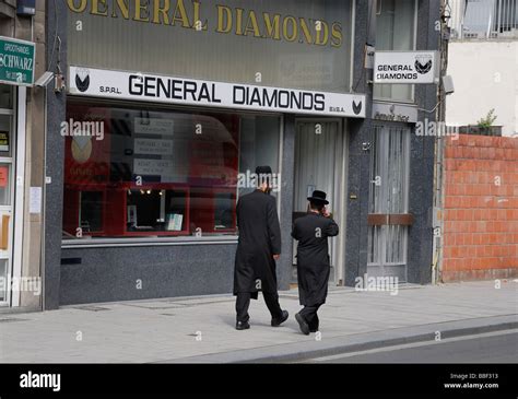 Orthodox Jews in Antwerp diamond district, Belgium Stock Photo - Alamy