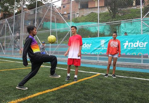 Renovación De Cancha Sintética El Raizal En Manrique