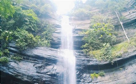 Wisata Alam Air Terjun Karawa Pinrang Berwisata