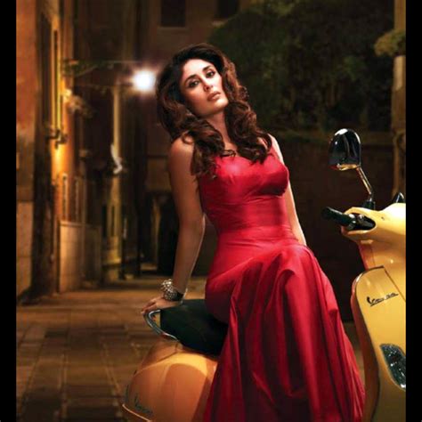 Best Kareena Kapoor Khan Hot Images In Binini Photos