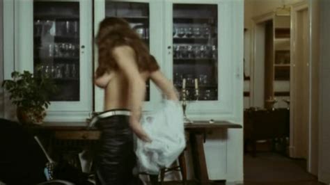 Naked Tanja Scholl In Drei Schwedinnen Auf Der Reeperbahn
