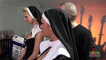Dos Monjas Traviesas Se Sorprenden Con Grandes Pollas Duras XVIDEOS