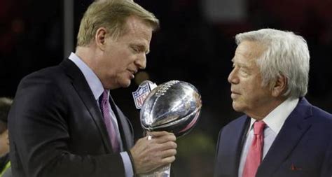 Roger Goodell Gets Booed Ridiculously Loudly at Super Bowl | TVovermind