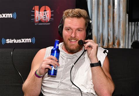 Pat Mcafee Is Moving To Espn Leaves 120m Deal Behind