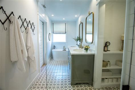 Hgtv Bathroom Farmhouse Bathroom Los Angeles By Sh Interiors