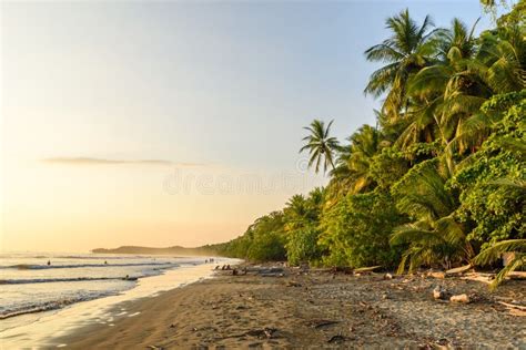 Puesta Del Sol En La Playa Del Para So En Uvita Costa Rica Playas