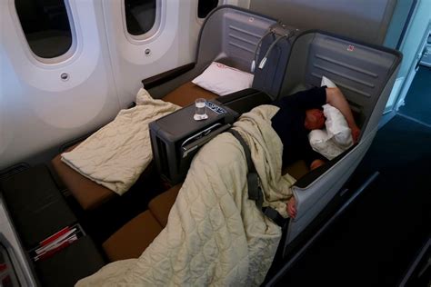 Review: Kenya Airways Boeing 787 Business Class - Amsterdam to Nairobi