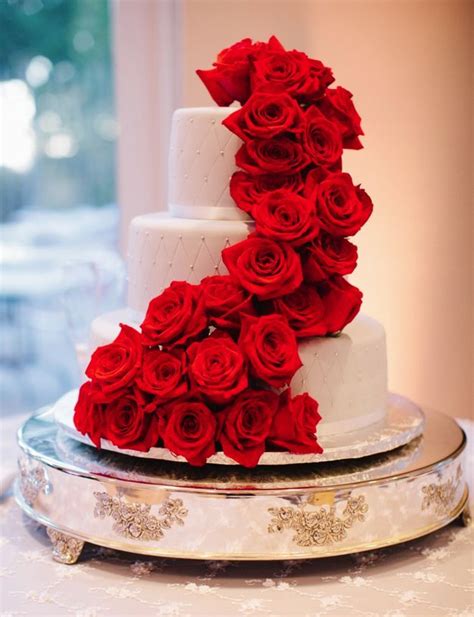 Wedding Cakes Pictures With Red Roses