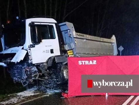 Tragedia w Starej Słupi W zderzeniu na drodze wojewódzkiej nr 751