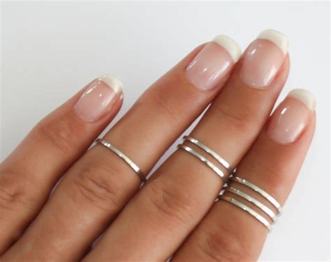 4 Midi Rings In Silver Chevron And Simple Band Midi Rings Wear These