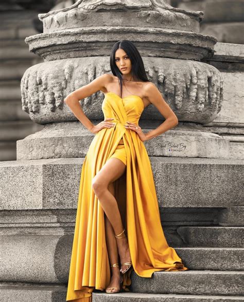 Pin By Paloma Barragan On Yellow Fashion Fashion Models Strapless