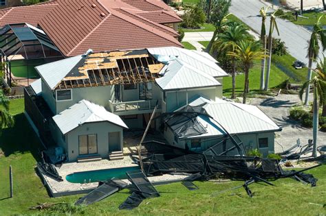 Public Adjusters: Helping Homeowners with Hurricane Damage