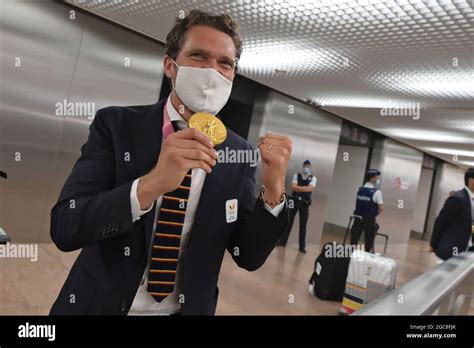 Le gardien de but belge Vincent Vanash photographié au retour de