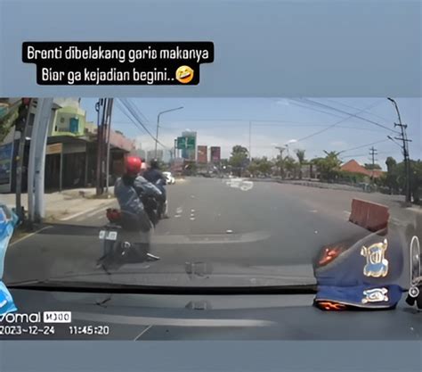 Lucu Tapi Berbahaya Pemotor Jadi Menerobos Lampu Merah Gara Gara Salah