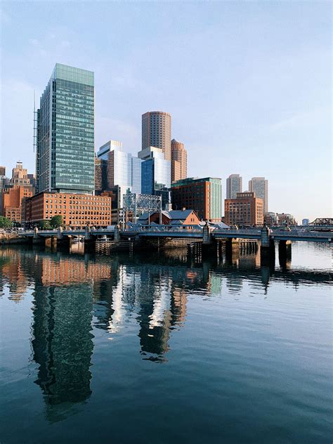 Boston skyline : r/CityPorn