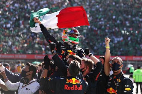 Histórico Checo Pérez subió al podio del Gran Premio de México 2021