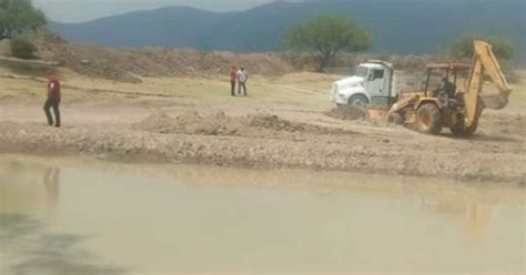 Desazolvan Estanques Para Captar Agua De Lluvia En V De La Paz