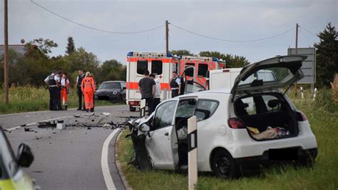 Frontal Crash In Heidelberg Fahrerin 48 Geriet In Gegenverkehr