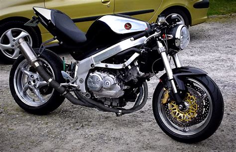 Honda Vfr Rc Cafe Racer Garage Cafe Racers Customs Passion