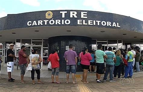 G Eleitores Enfrentam Filas Para Fazer O Cadastramento Biom Trico Em