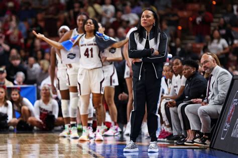 South Carolina Womens Basketball Coach Dawn Staley Might Be Violating