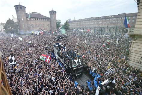 Serie A Festa Scudetto Per La Juventus Le Immagini Della Premiazione