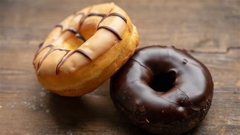 La curiosa razón por la que los donuts tienen un agujero en el medio