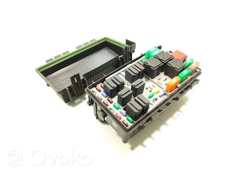 Opel Corsa D Module De Fusibles Ovoko