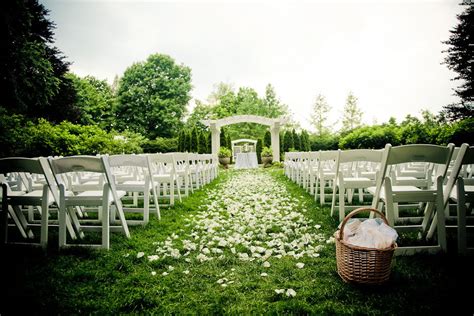 Rose Petal Aisle Runner For Outdoor Wedding Ceremonies Elegant White