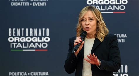 Atreju Giorgia Meloni Attacca Elly Schlein Non Insulti Chi Ha