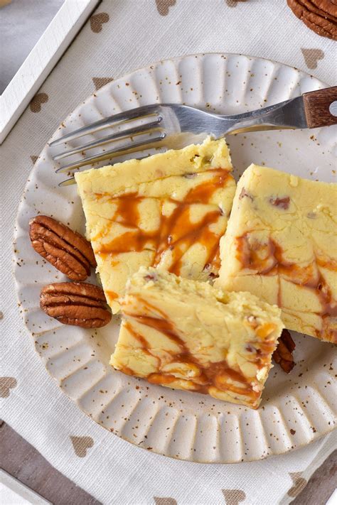 Minute White Chocolate Caramel Pecan Fudge Cheekykitchen