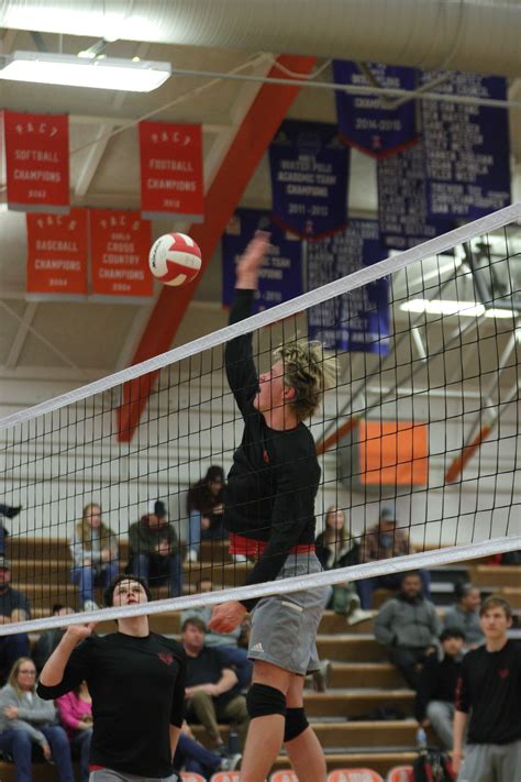 Bearcat Volleyball Beats Out Atascadero Greyhounds In 5th Set Crimson