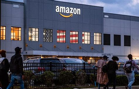 Empleados de Amazon rechazan sindicalizarse