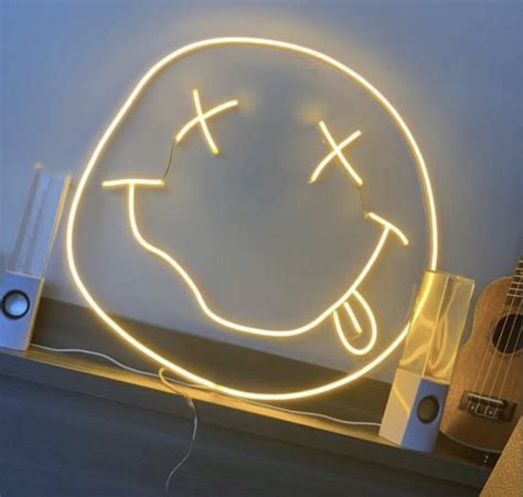 Smile neon sign – Neon Sign USA Online