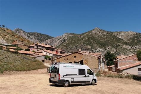 Van Woow Caravanas contra la despoblación rural Caravanas que luchan