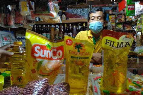 Minyak Goreng Seharga Rp Ribu Per Liter Didistribusikan Bumn Di