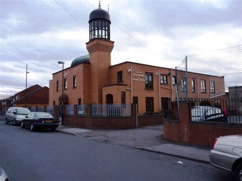 Police Evacuate Midlands Homes After Mosque 'Hate Crime'