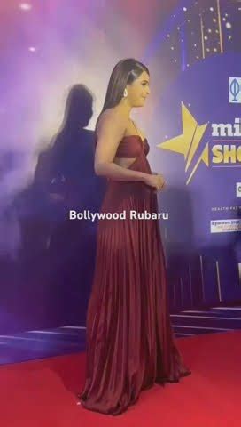 Madhurima Tuli Looks Sizzling Mid Day Showbiz Icons Awards