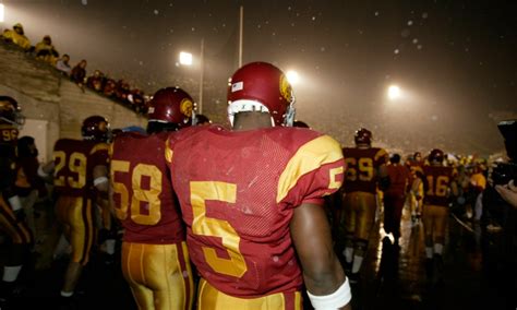 Fan buys billboards demanding return of Reggie Bush’s Heisman Trophy